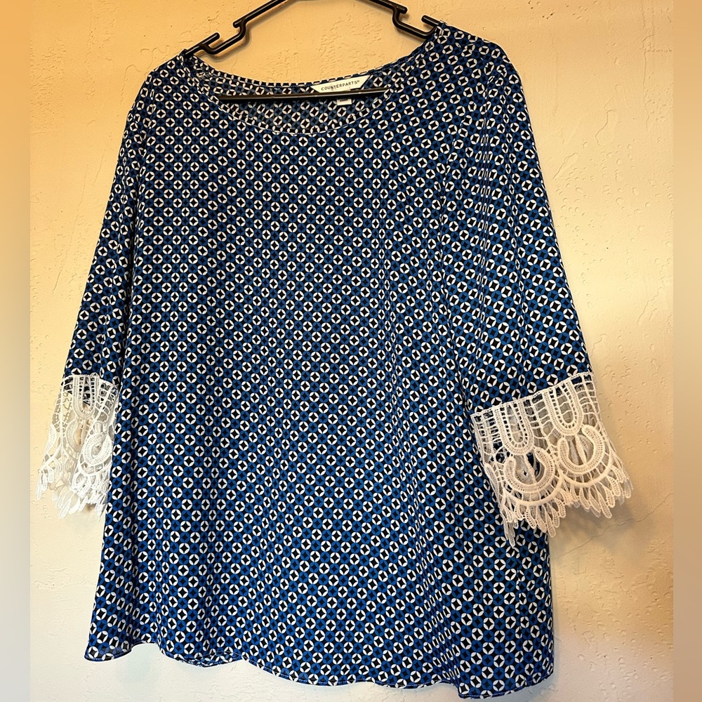 Size Large Blouse Flowy Back